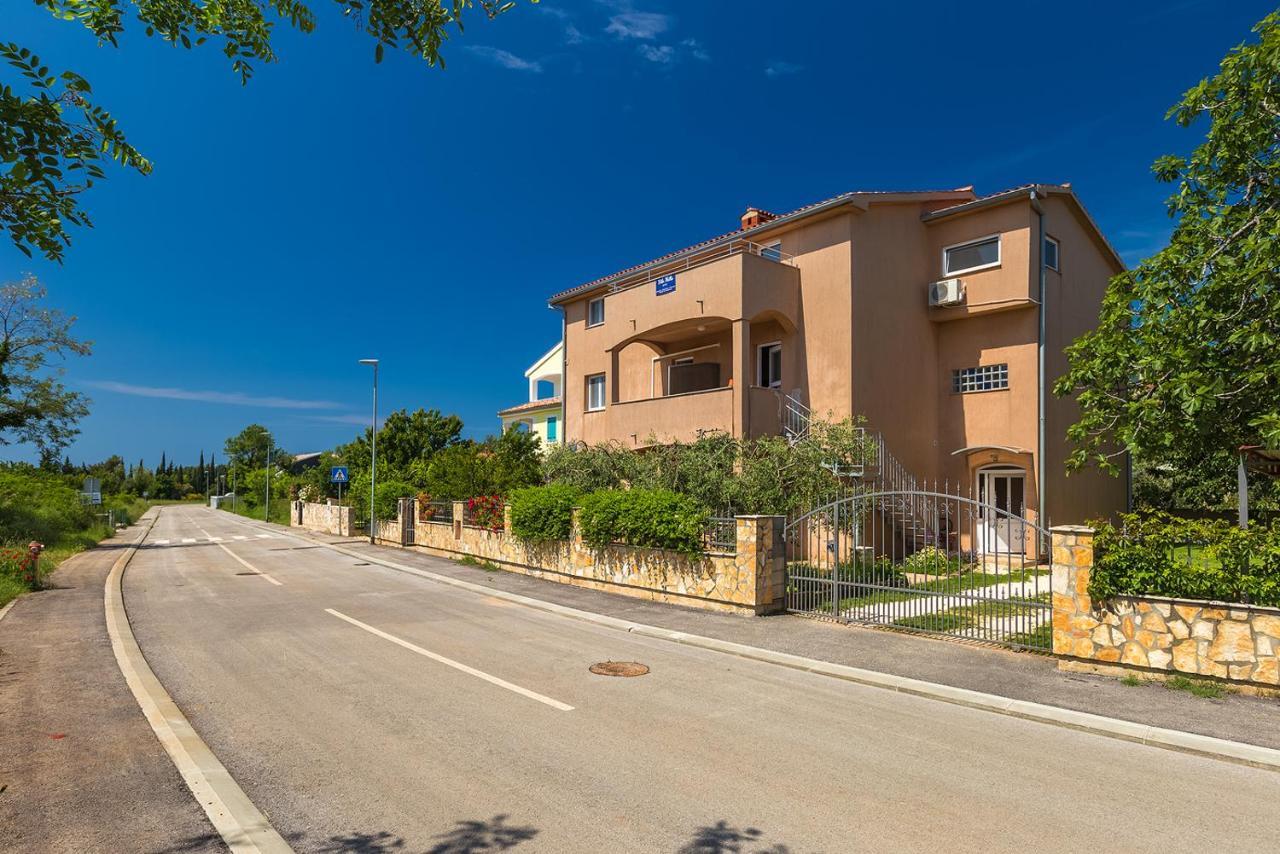 Vila Milla Premantura Exterior photo